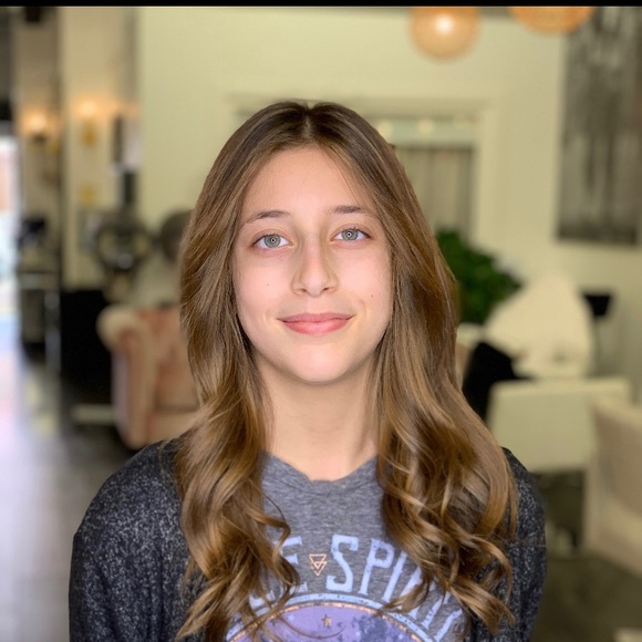 Meet your Posher, Anya - Picture 1 of 1